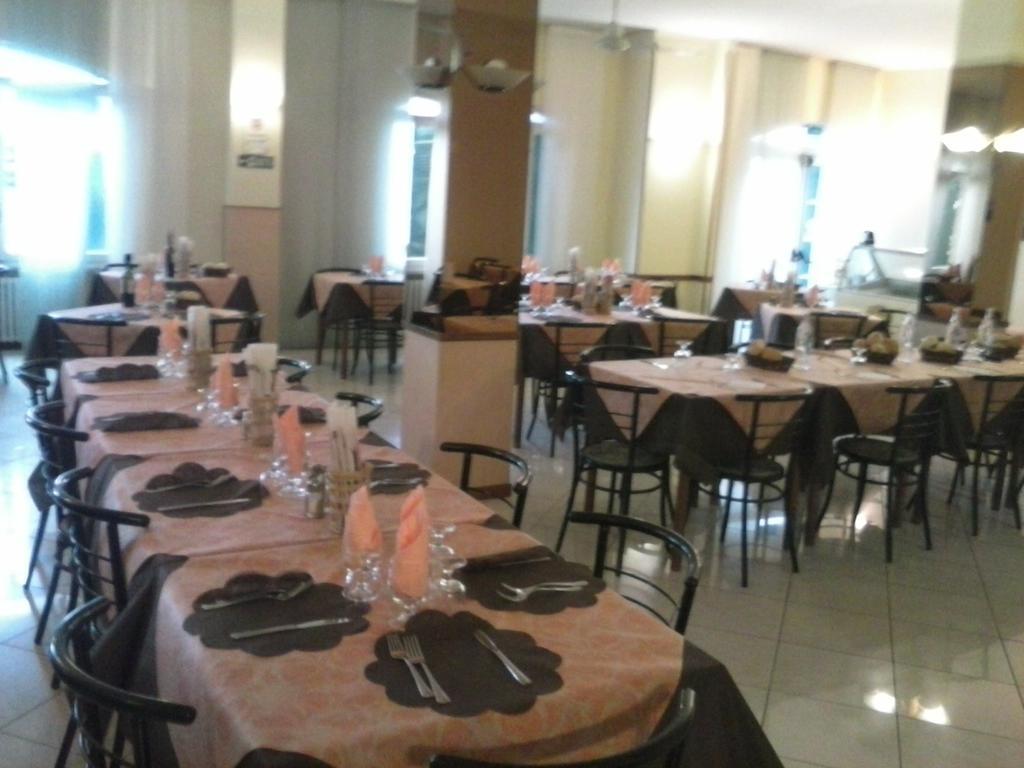 Albergo Ristorante Lucciola Santo Stefano al Mare Exterior foto