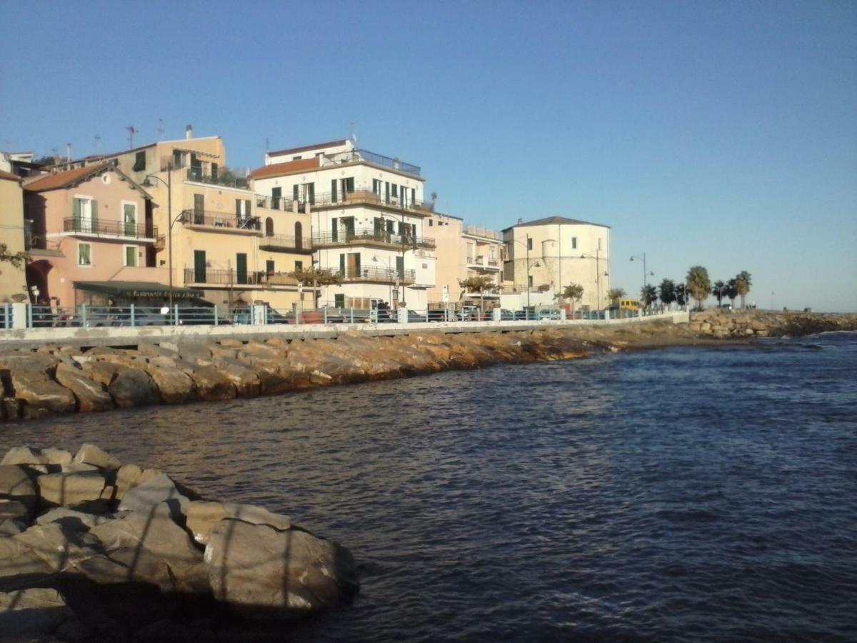 Albergo Ristorante Lucciola Santo Stefano al Mare Exterior foto